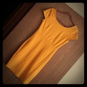 Forever 21 yellow dress size M